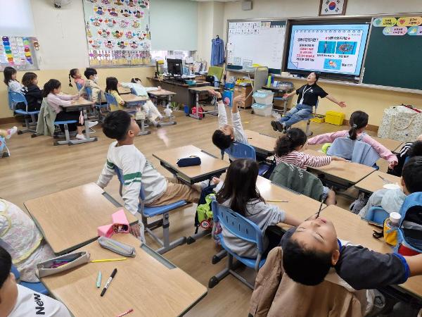 1학년 생존수영이론교육(2026.10.15.)